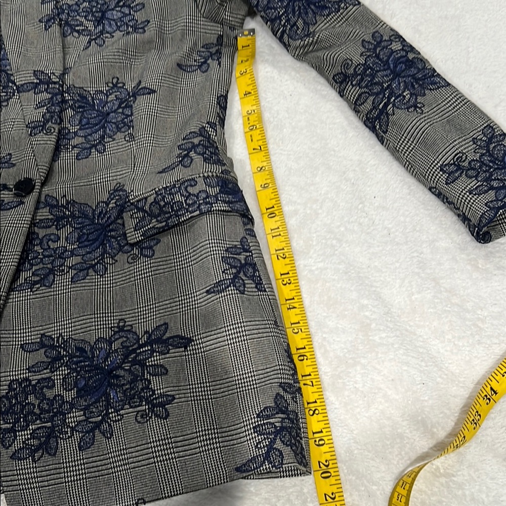 Zara Basic Collection Plaid Floral Embroidered Blazer/Jacket, Small - Picture 6 of 11